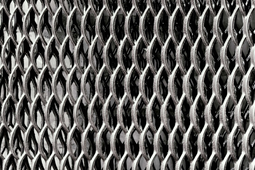 Especialista em Chapa Expandida para Pisos e Fachadas