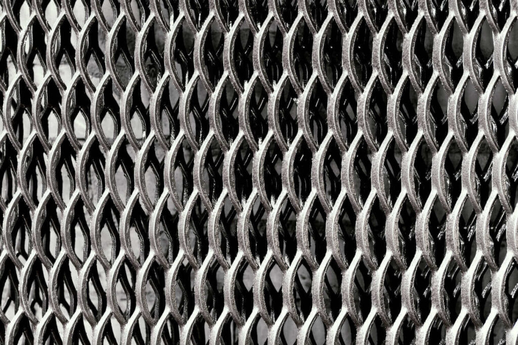 Diferença entre Chapa Expandida e Perfurada